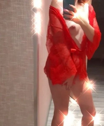 💋 Откройте для себя новые грани наслаждения в моей обществе. 💫 Мои услуги включают эротический массаж, стриптиз, оральные ласки и многое другое. 🔥 Я разнообразна как никто другой, всегда готова удовлетворить вас полностью и оставить незабываемые воспоминания. 💫 Фото 100% мои, без ретуши. 📸 Позвольте мне доказать вам то, чего вы давно ждете! 💫 Отзывы подтверждают, что я лучшая в Москве! 🌟 Жду звонка, чтобы начать наше незабываемое приключение вместе! 💌 Дашенька